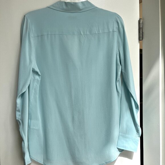 Essential Silk Button-Up Shirt - Picture 4 of 4